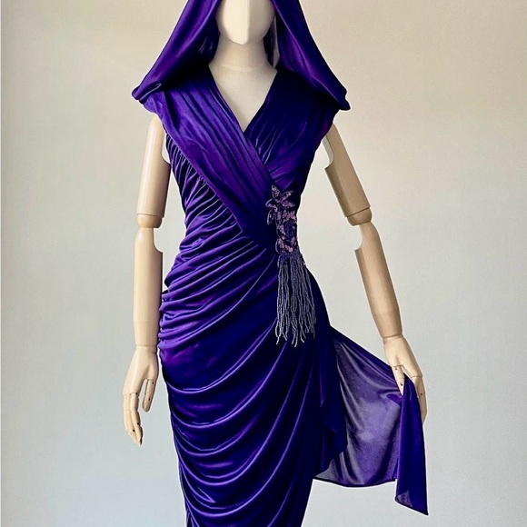 Vintage Abby Kent Elegant Purple Hooded Dress. - Picture 5 of 11